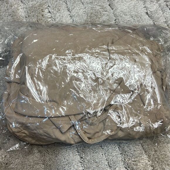 IRREGULAR
EXPOSURE - KIVIE RUGGED SET NUDE - Picture 8 of 8